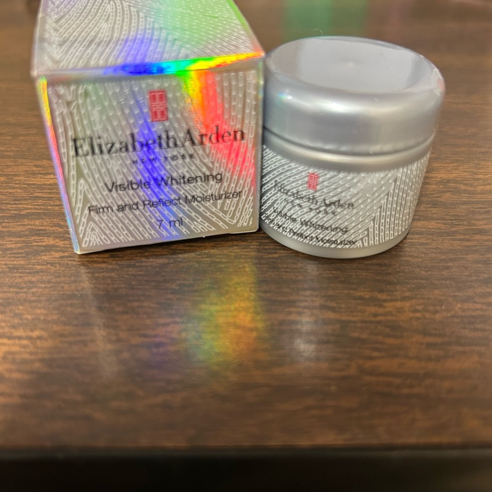 ELIZABETH ARDEN Visible Whitening Firm and Reflect Moisturizer 7ml